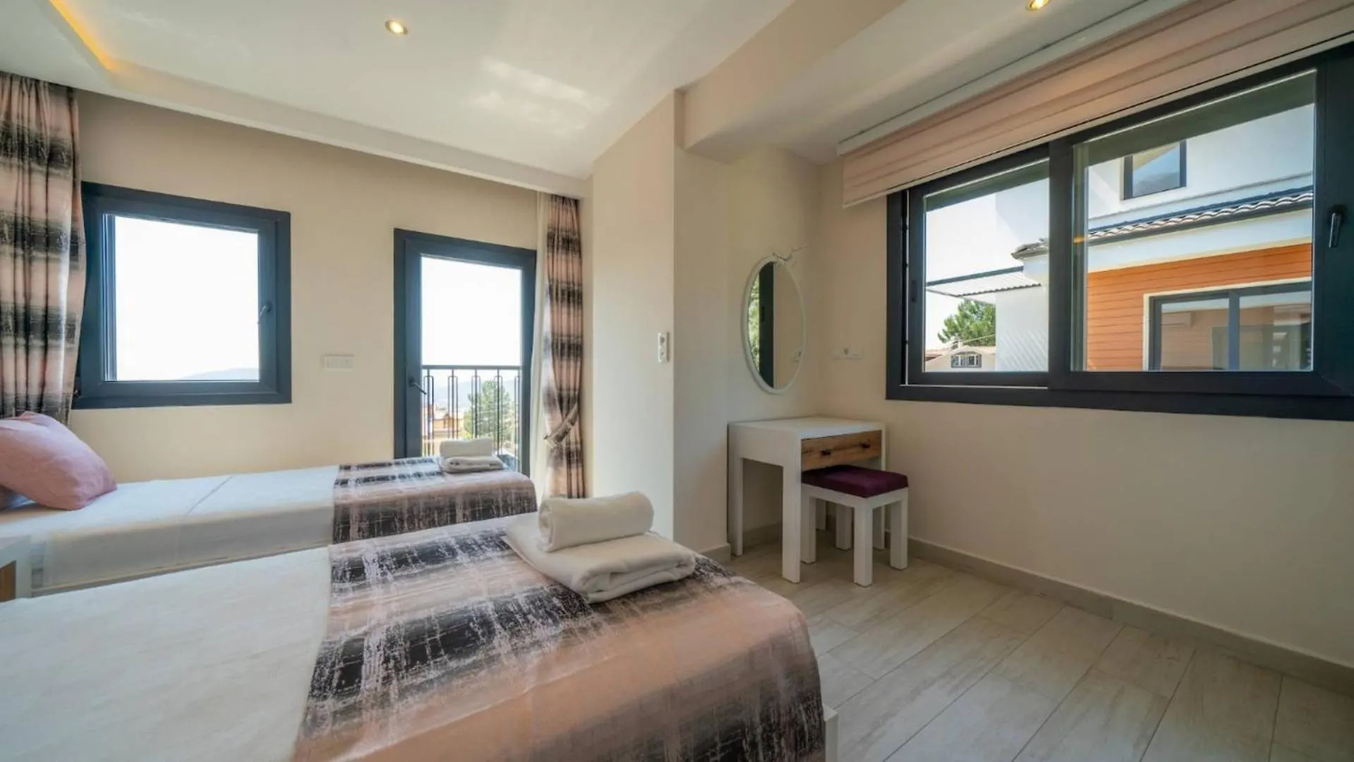 Oludeniz 3 Bedroom Villa - 6042 Fethiye