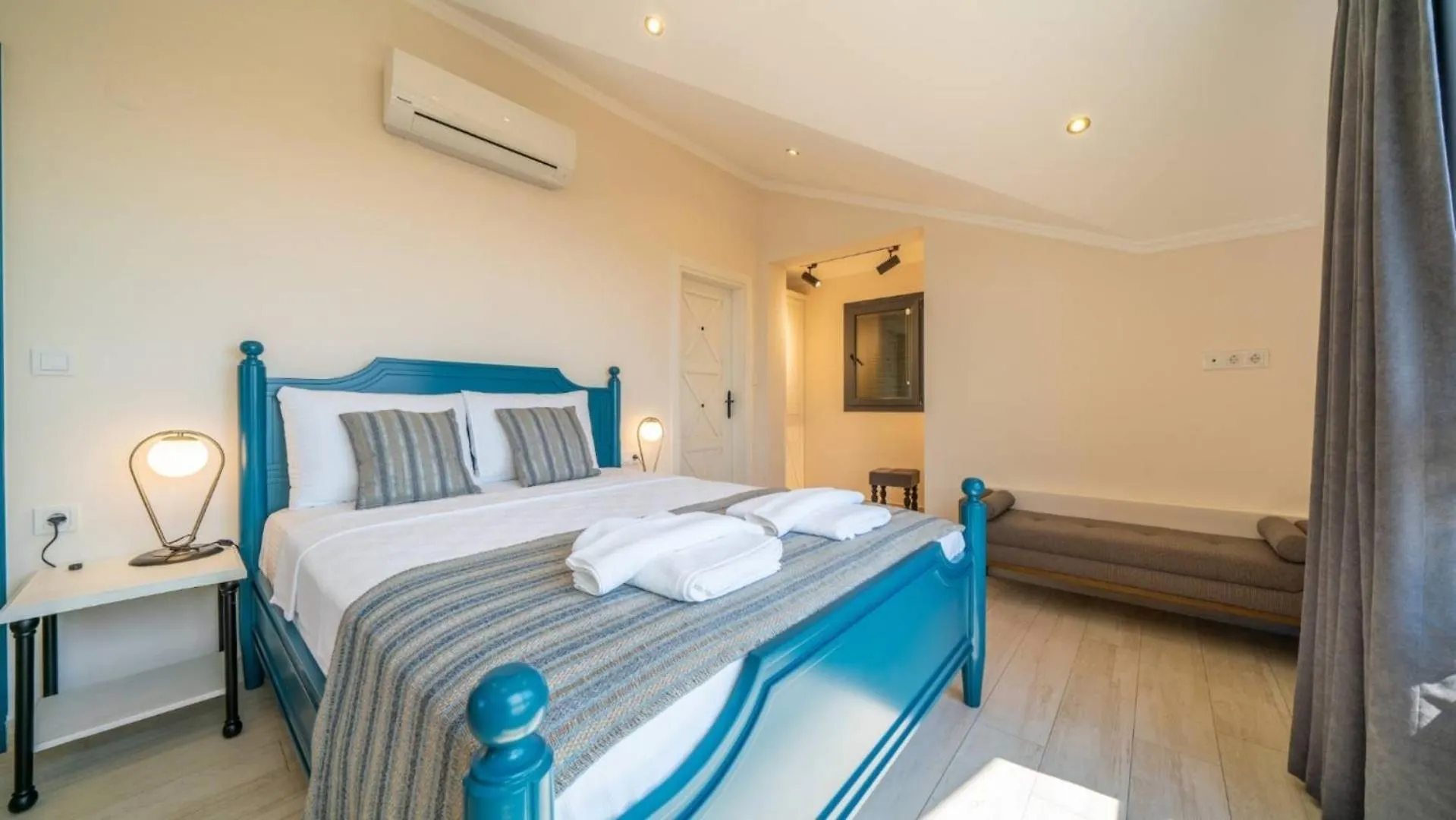 Oludeniz 3 Bedroom Villa - 6042 Fethiye